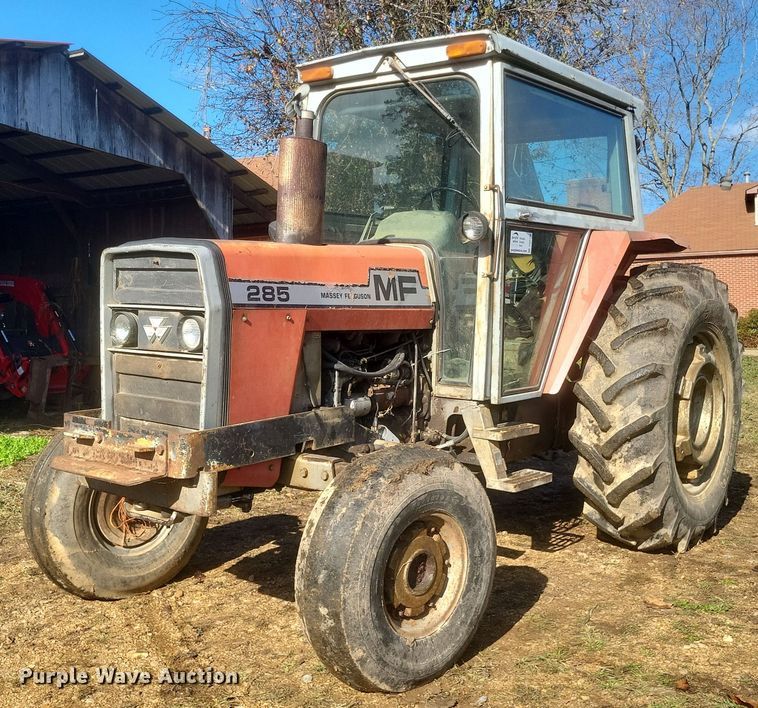 image for item DQ3778 1981 Massey Ferguson  285 tractor