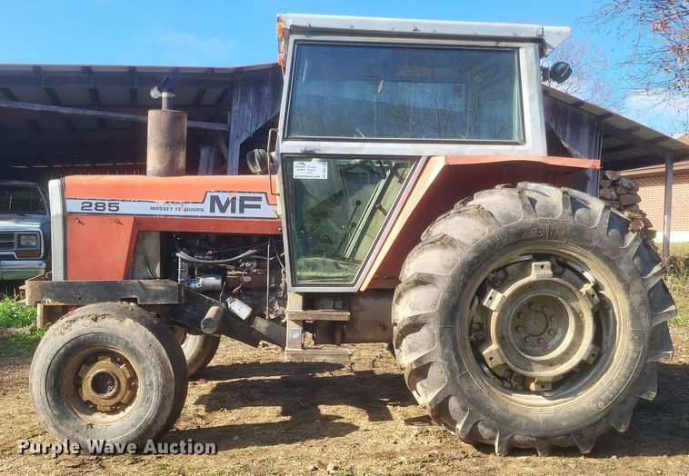 image for item DQ3778 1981 Massey Ferguson  285 tractor