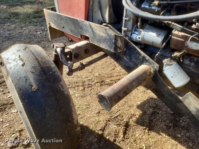 image for item DQ3778 1981 Massey Ferguson  285 tractor