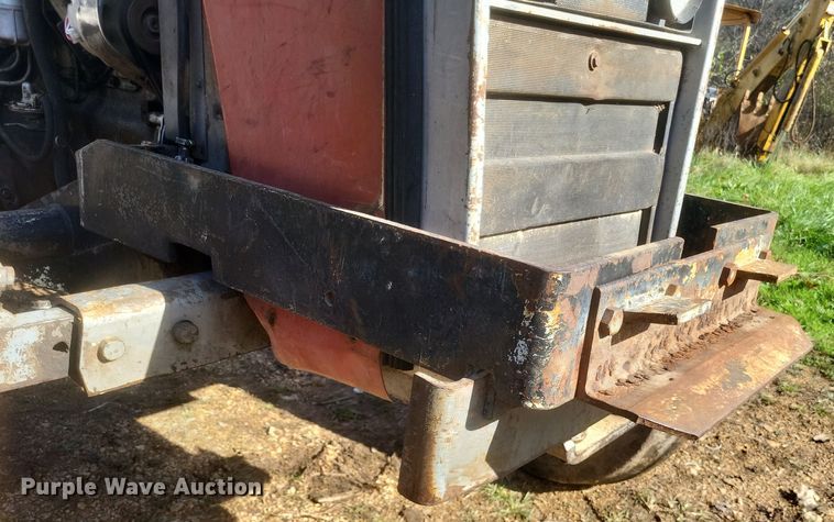 image for item DQ3778 1981 Massey Ferguson  285 tractor