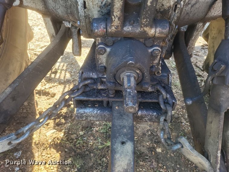 image for item DQ3778 1981 Massey Ferguson  285 tractor