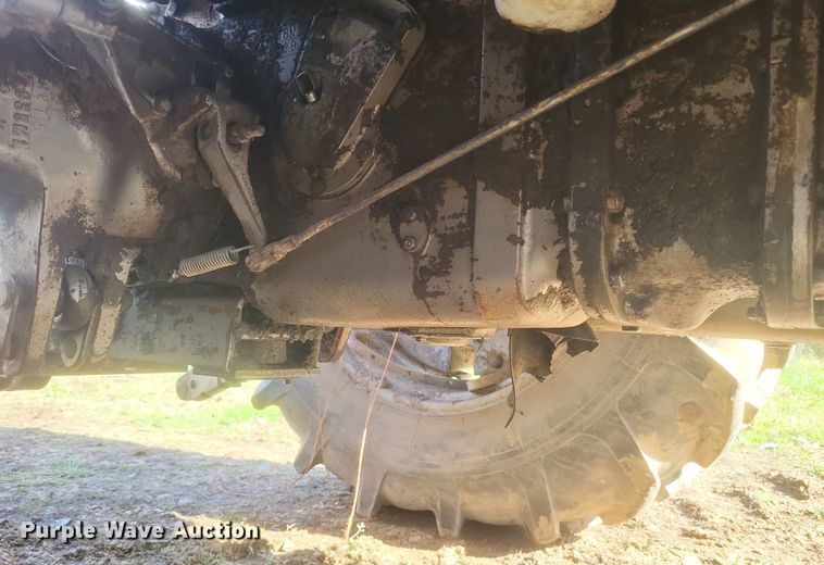 image for item DQ3778 1981 Massey Ferguson  285 tractor