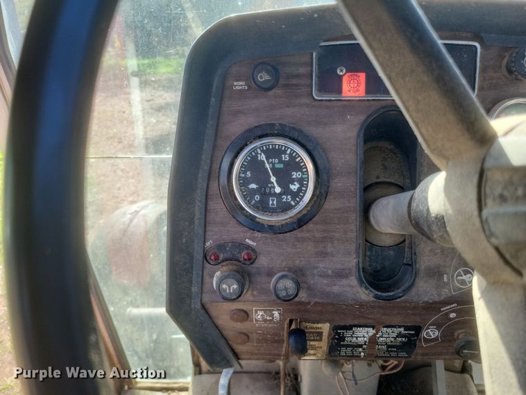 image for item DQ3778 1981 Massey Ferguson  285 tractor