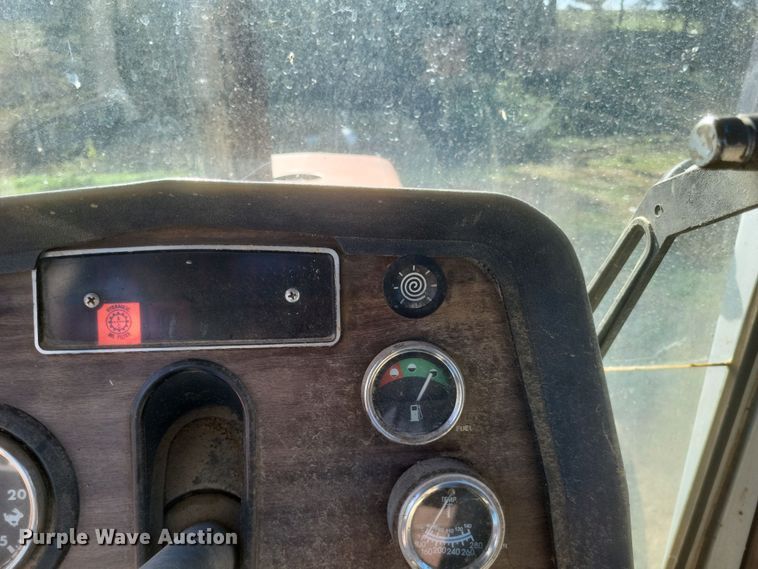 image for item DQ3778 1981 Massey Ferguson  285 tractor