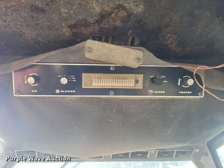 image for item DQ3778 1981 Massey Ferguson  285 tractor