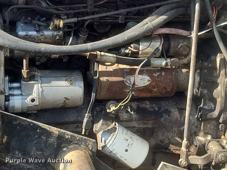 image for item DQ3778 1981 Massey Ferguson  285 tractor