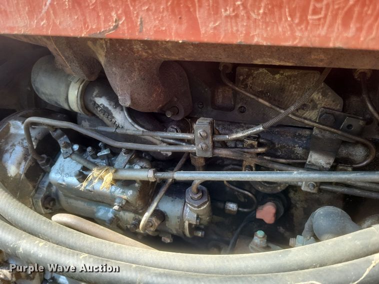 image for item DQ3778 1981 Massey Ferguson  285 tractor