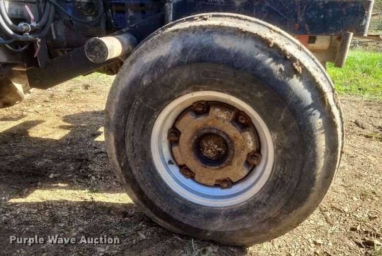 image for item DQ3778 1981 Massey Ferguson  285 tractor