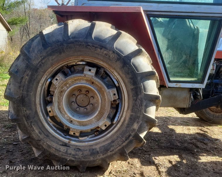 image for item DQ3778 1981 Massey Ferguson  285 tractor