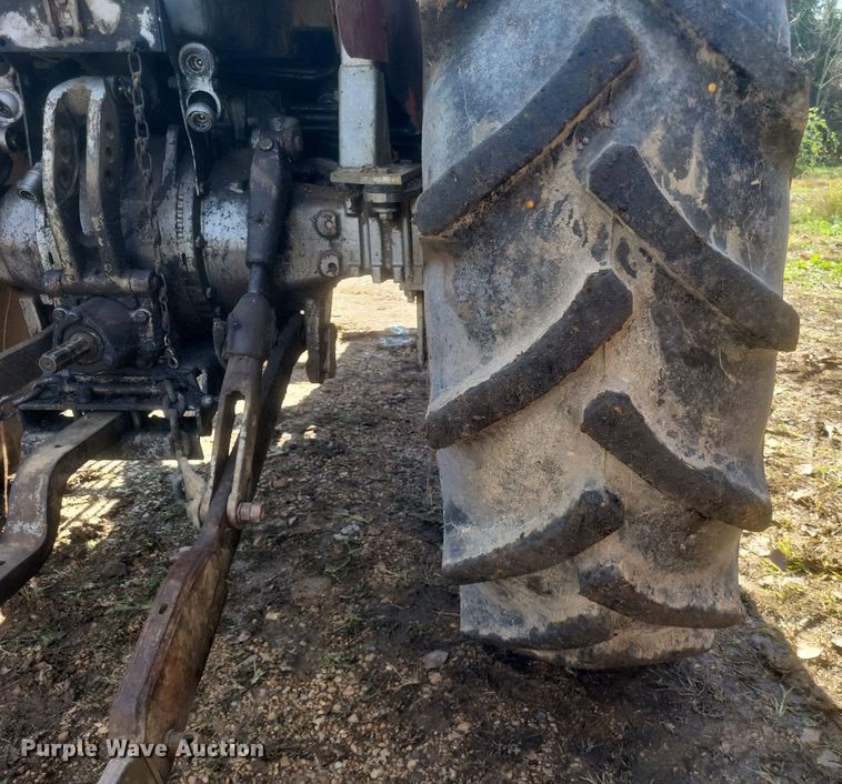 image for item DQ3778 1981 Massey Ferguson  285 tractor