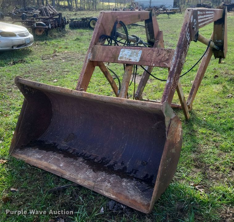 image for item DQ3778 1981 Massey Ferguson  285 tractor