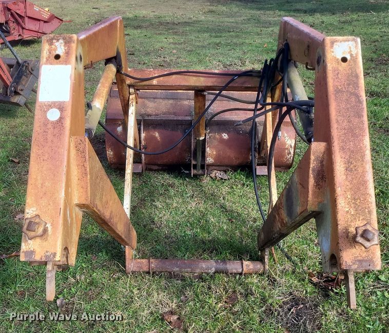 image for item DQ3778 1981 Massey Ferguson  285 tractor