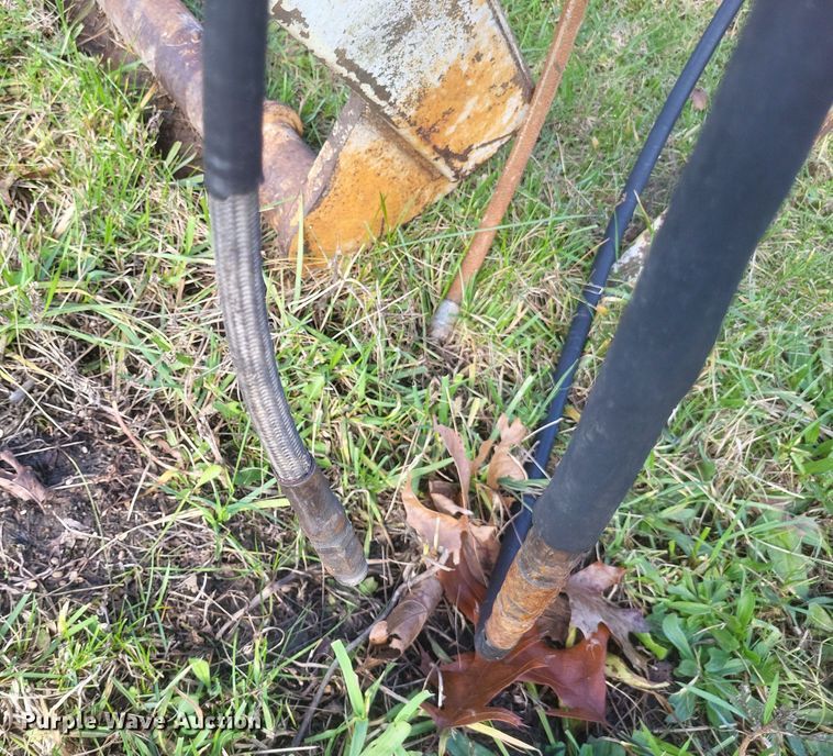 image for item DQ3778 1981 Massey Ferguson  285 tractor