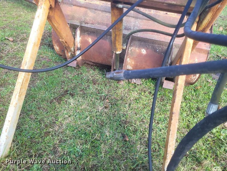 image for item DQ3778 1981 Massey Ferguson  285 tractor