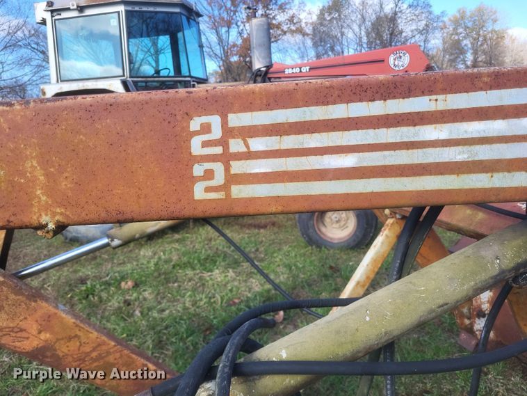 image for item DQ3778 1981 Massey Ferguson  285 tractor