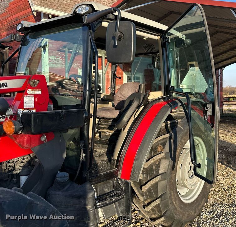 image for item DR2742 2019 Massey Ferguson 4707NC4 MFWD tractor