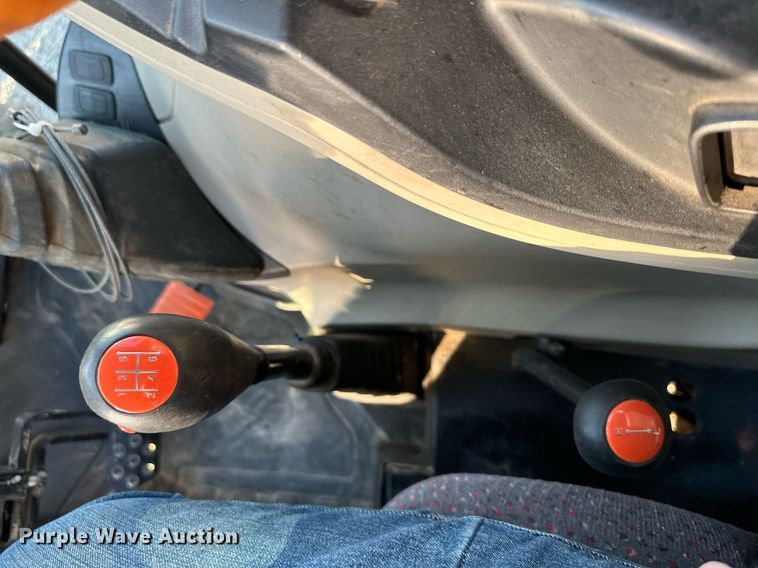 image for item DR2742 2019 Massey Ferguson 4707NC4 MFWD tractor