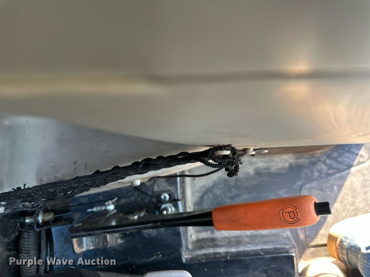 image for item DR2742 2019 Massey Ferguson 4707NC4 MFWD tractor