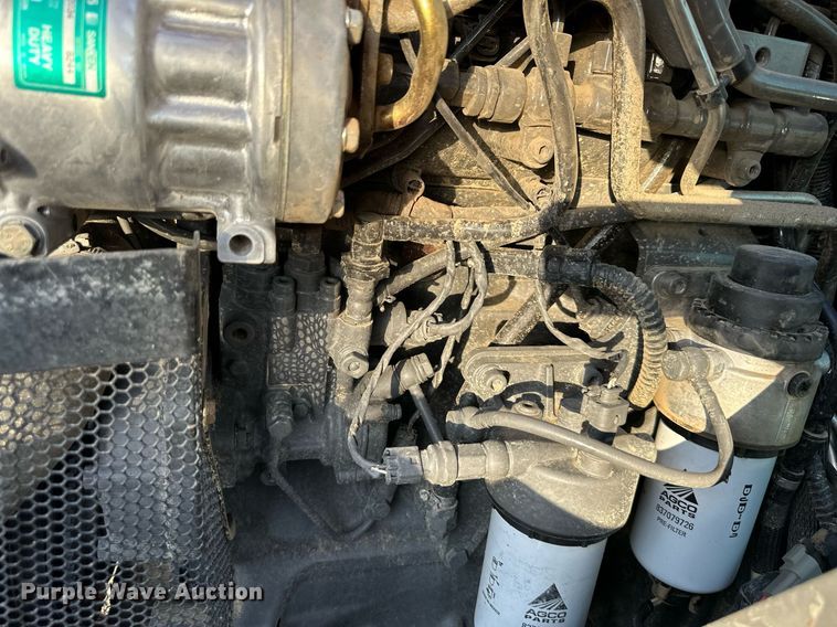 image for item DR2742 2019 Massey Ferguson 4707NC4 MFWD tractor