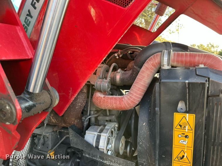 image for item DR2742 2019 Massey Ferguson 4707NC4 MFWD tractor