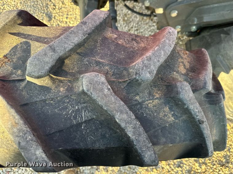 image for item DR2742 2019 Massey Ferguson 4707NC4 MFWD tractor