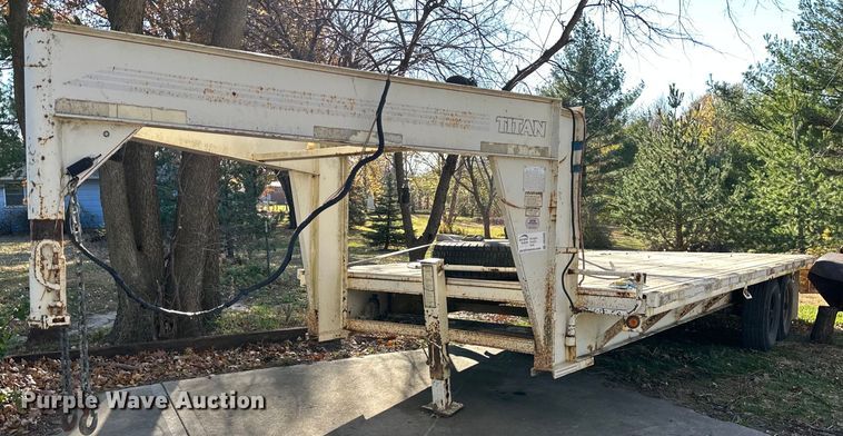 image for item DS3260 2001 Titan equipment trailer