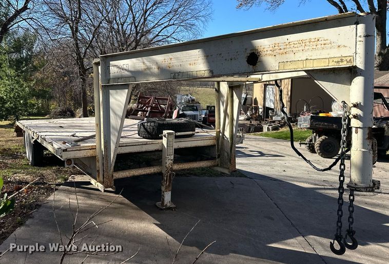 image for item DS3260 2001 Titan equipment trailer