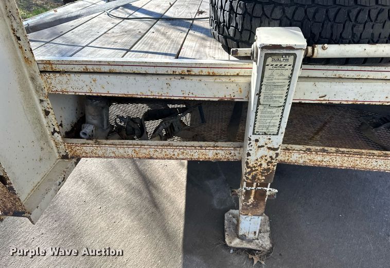 image for item DS3260 2001 Titan equipment trailer