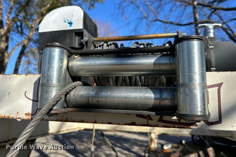 image for item DS3260 2001 Titan equipment trailer