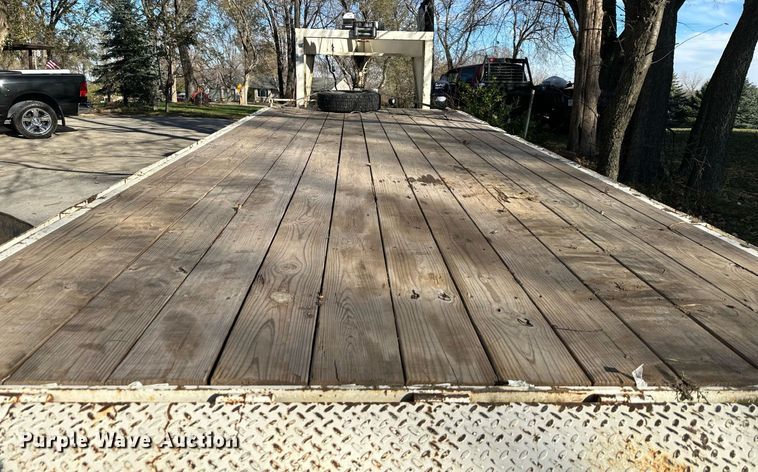 image for item DS3260 2001 Titan equipment trailer