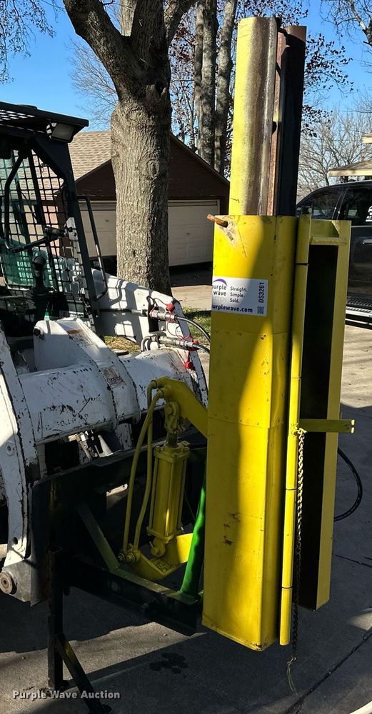 image for item DS3261 John Deere TY8629 skid steer post driver