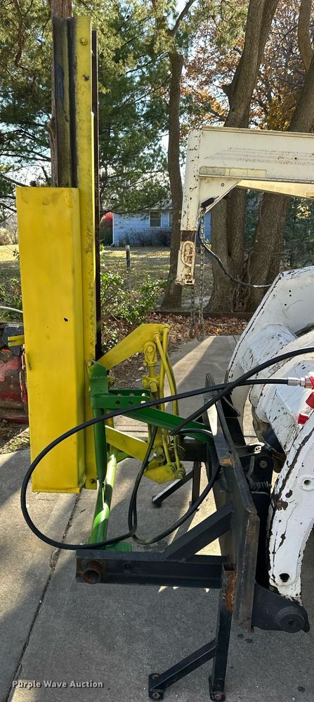 image for item DS3261 John Deere TY8629 skid steer post driver