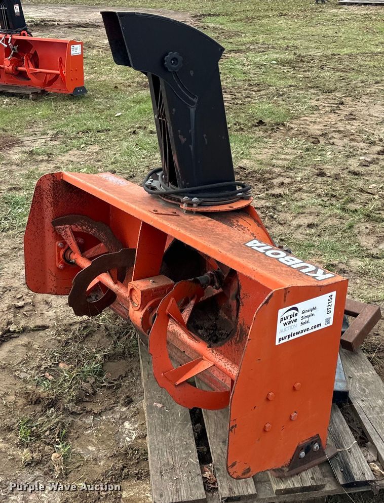 image for item DT2154 Kubota  B2781 snow blower