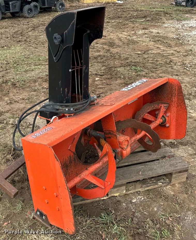 image for item DT2154 Kubota  B2781 snow blower