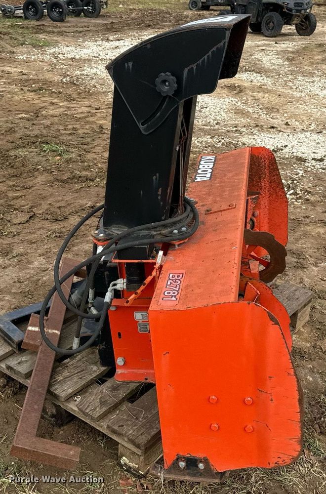 image for item DT2154 Kubota  B2781 snow blower