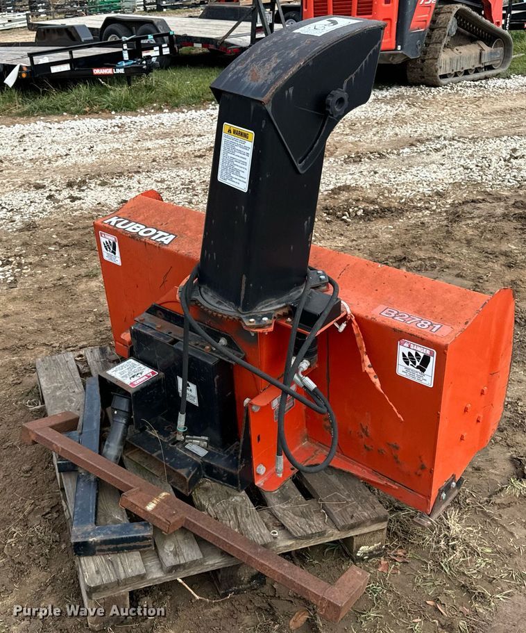 image for item DT2154 Kubota  B2781 snow blower