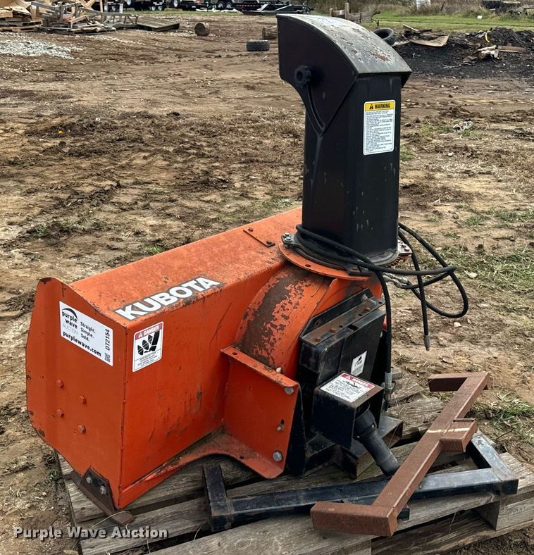 image for item DT2154 Kubota  B2781 snow blower