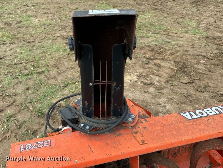 image for item DT2154 Kubota  B2781 snow blower