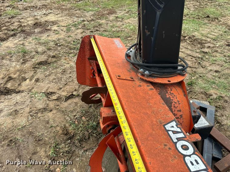 image for item DT2154 Kubota  B2781 snow blower