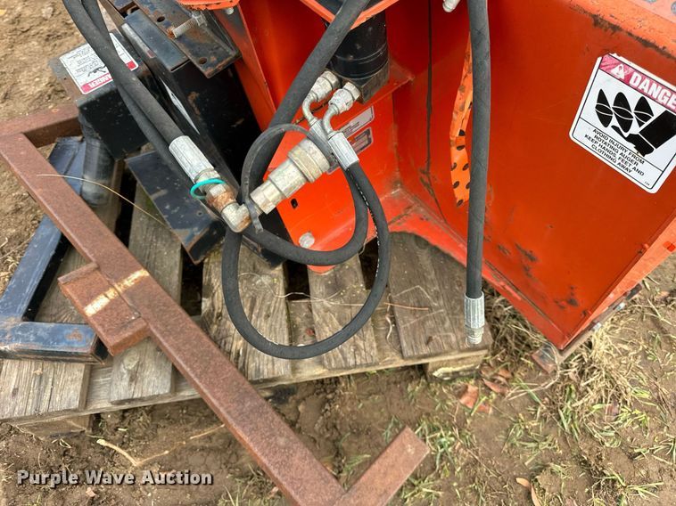 image for item DT2154 Kubota  B2781 snow blower