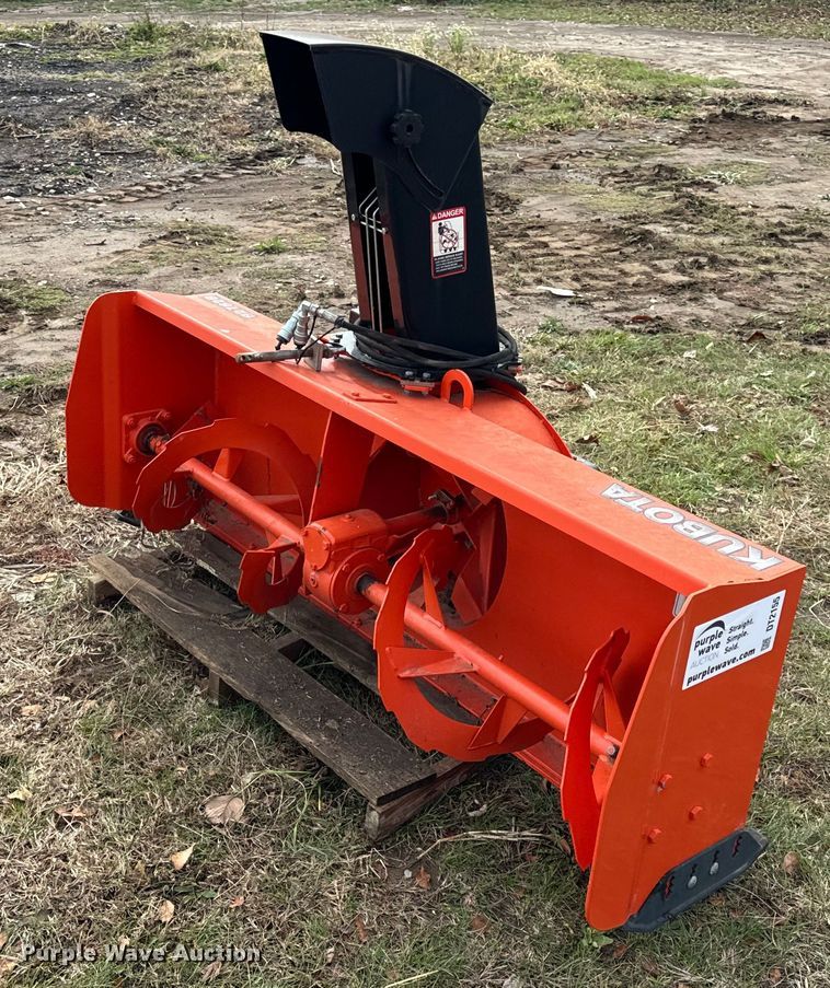 image for item DT2155 Kubota  B2782 snow blower