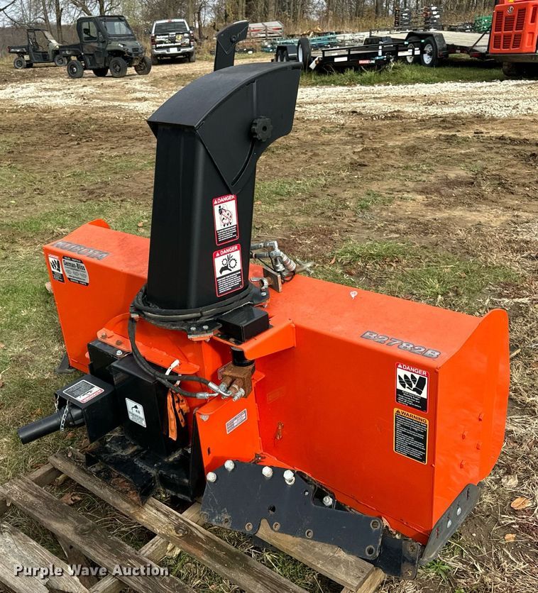 image for item DT2155 Kubota  B2782 snow blower