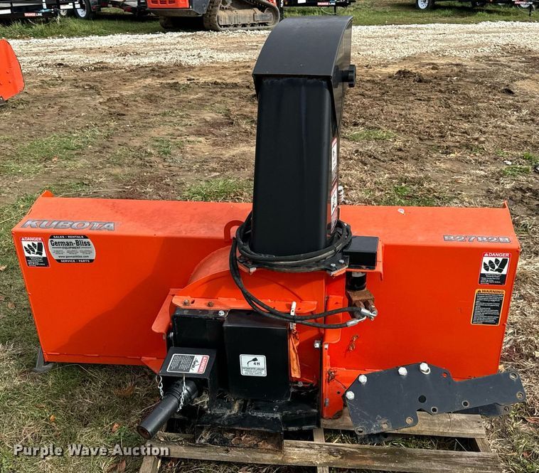 image for item DT2155 Kubota  B2782 snow blower