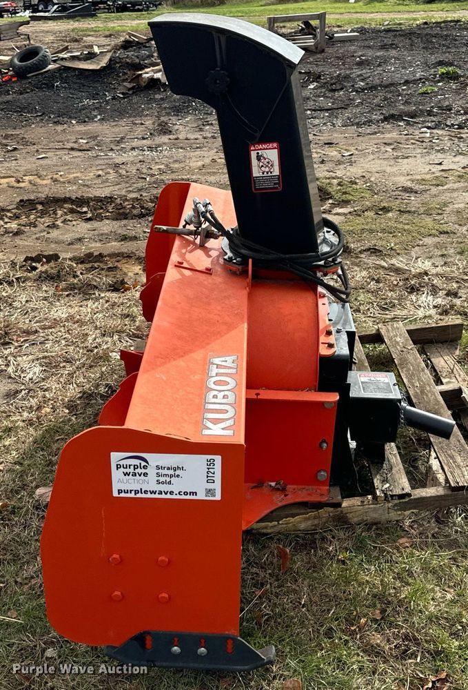 image for item DT2155 Kubota  B2782 snow blower
