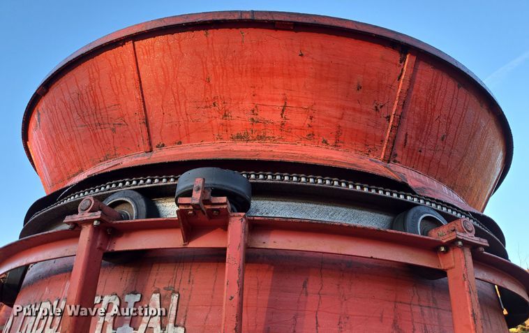 image for item DT5337 1999 Morbark tub grinder