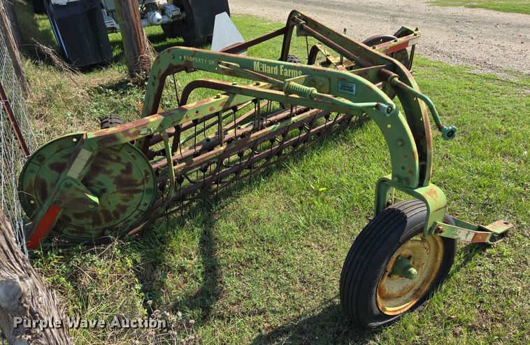 image for item DT5350 John Deere hay rake