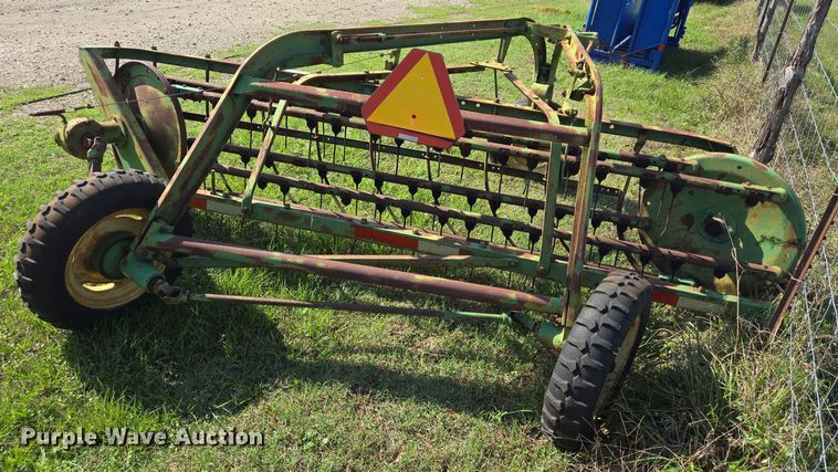 image for item DT5350 John Deere hay rake