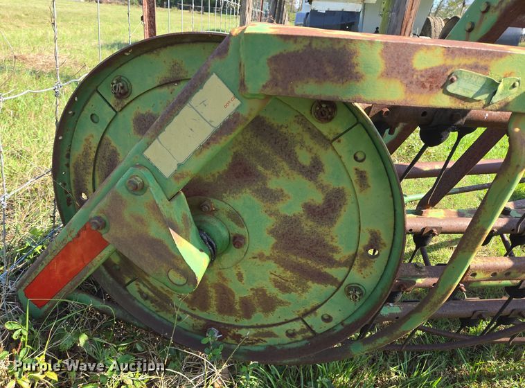 image for item DT5350 John Deere hay rake