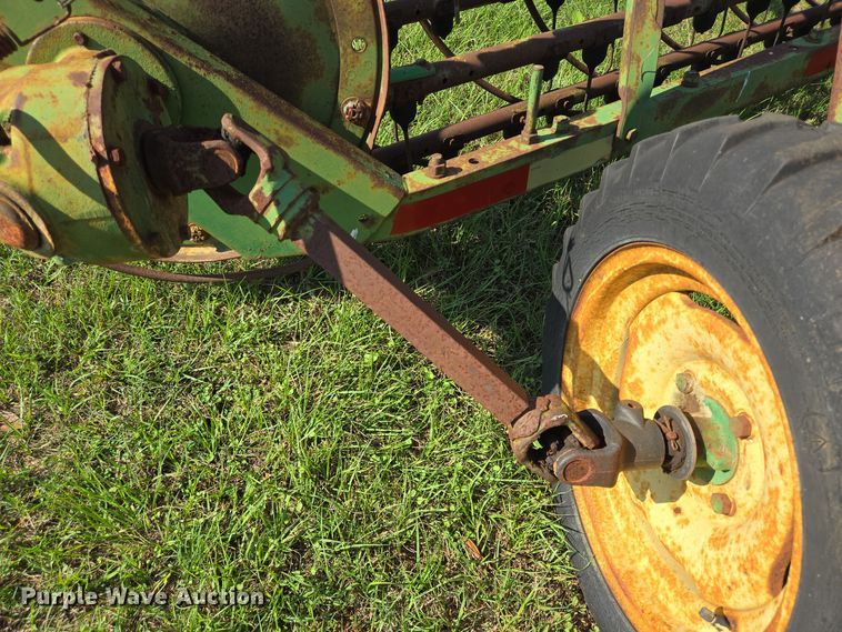 image for item DT5350 John Deere hay rake