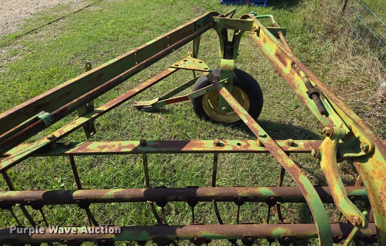 image for item DT5350 John Deere hay rake